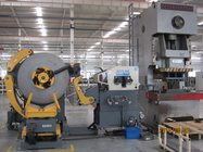 Автоматический фидер Decoiler раскручивателя прокладки металлического листа нержавеющей стали для машины обработки катушки